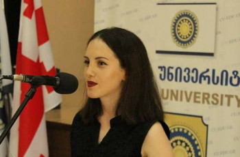 კასპის რესურსცენტრის ხელმძღვანელი მოსწავლეების მშობლებს რეგულაციების გათვალისწინებისკენ მოუწოდებს